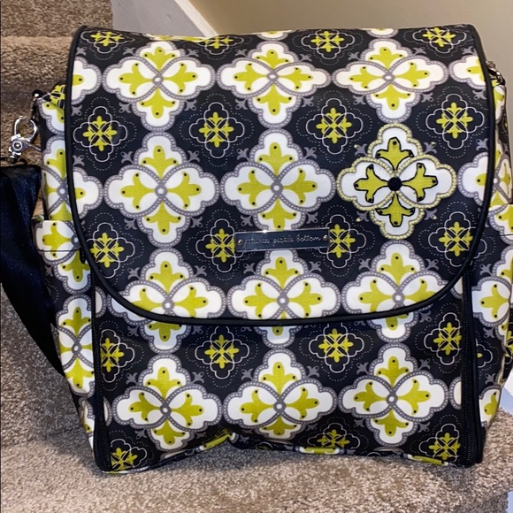 Petunia Pickle Bottom like NEW - Picture 1 of 1